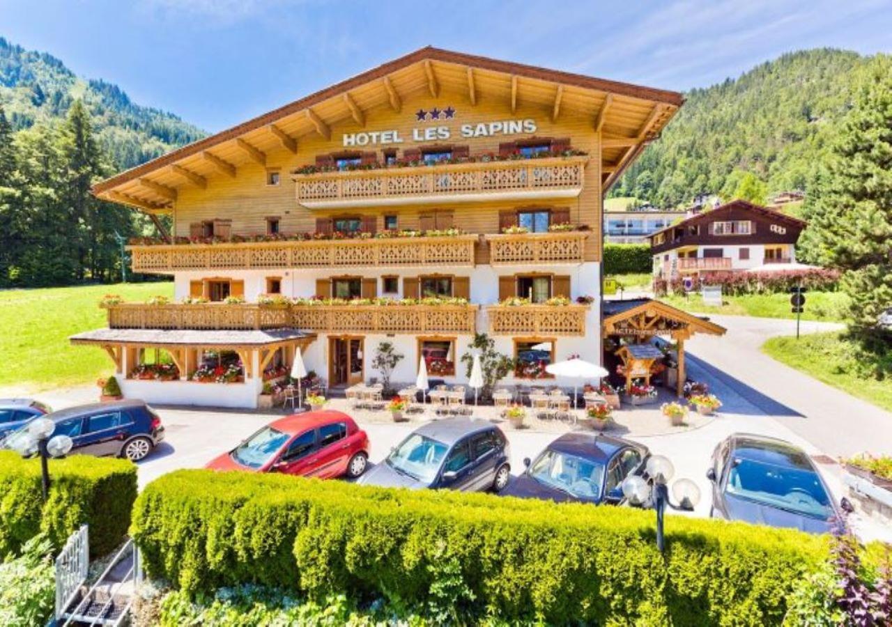 Hotel Les Sapins La Clusaz Esterno foto