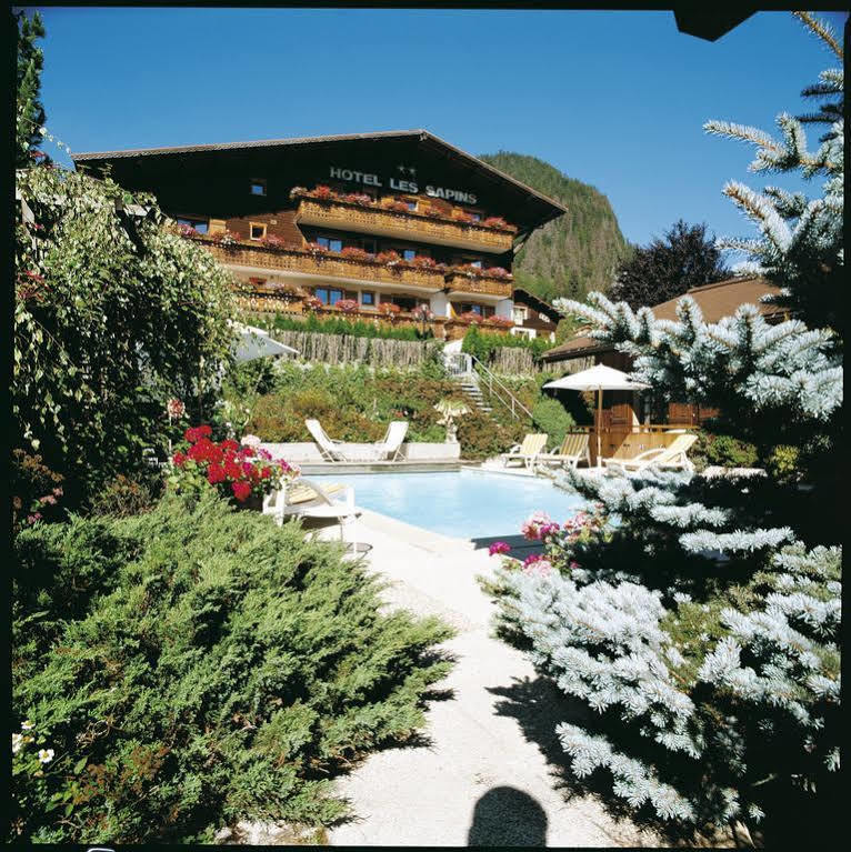 Hotel Les Sapins La Clusaz Esterno foto